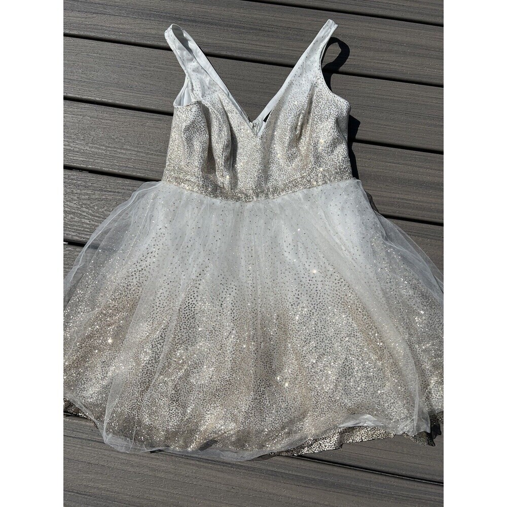 Lulus Ballerina Dream Cream & Gold Skater Mini Dress Sz M Formal Homecoming Prom - Picture 2 of 7